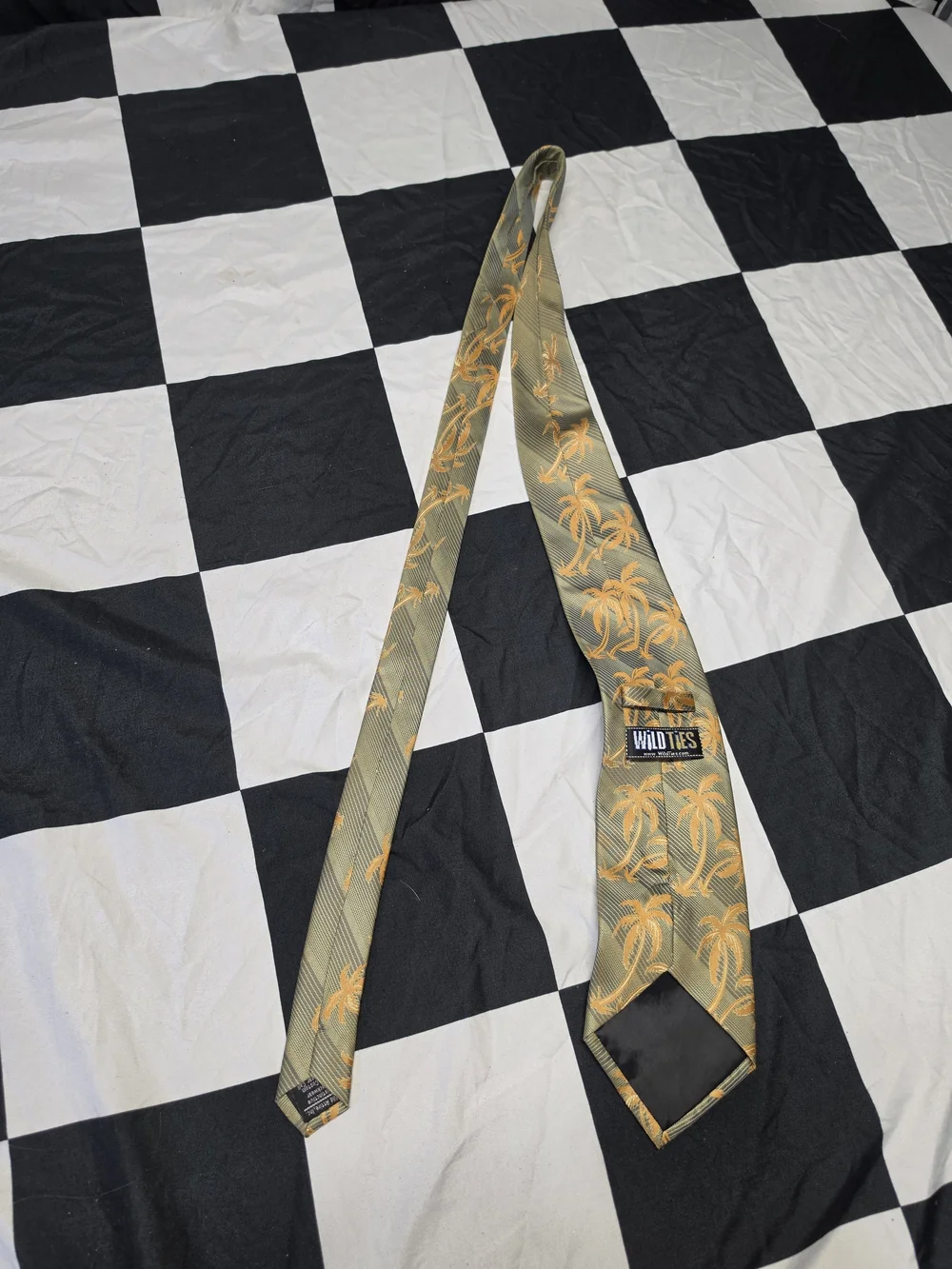 Classic Palm Tree Pattern Men's Tie in Olive Green and Gold